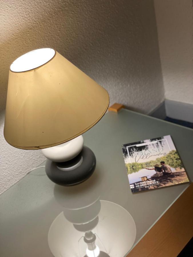 Hotel H\u00F4tel des Platanes Villeneuve-sur-Lot Exterior foto