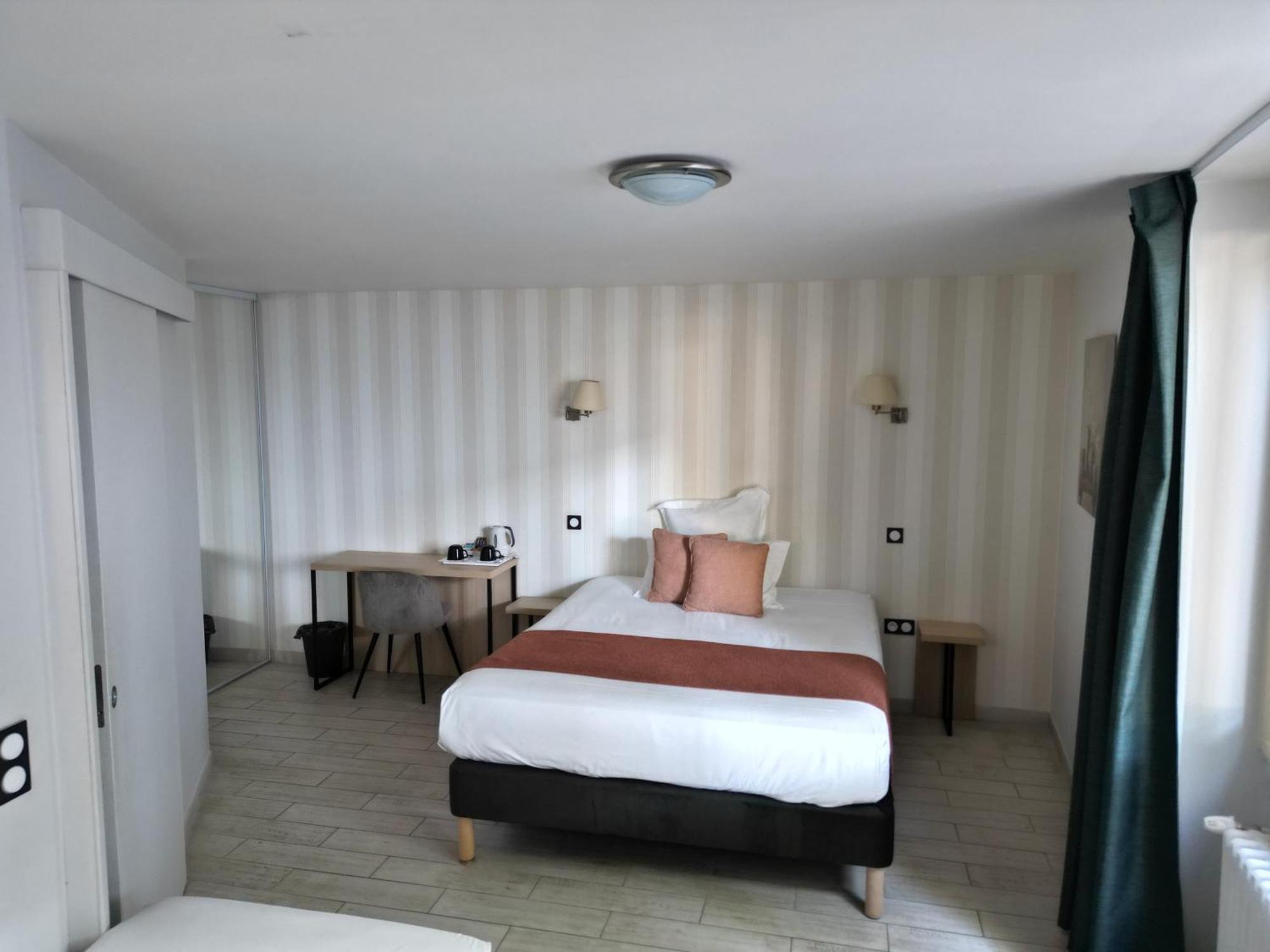 Hotel H\u00F4tel des Platanes Villeneuve-sur-Lot Exterior foto