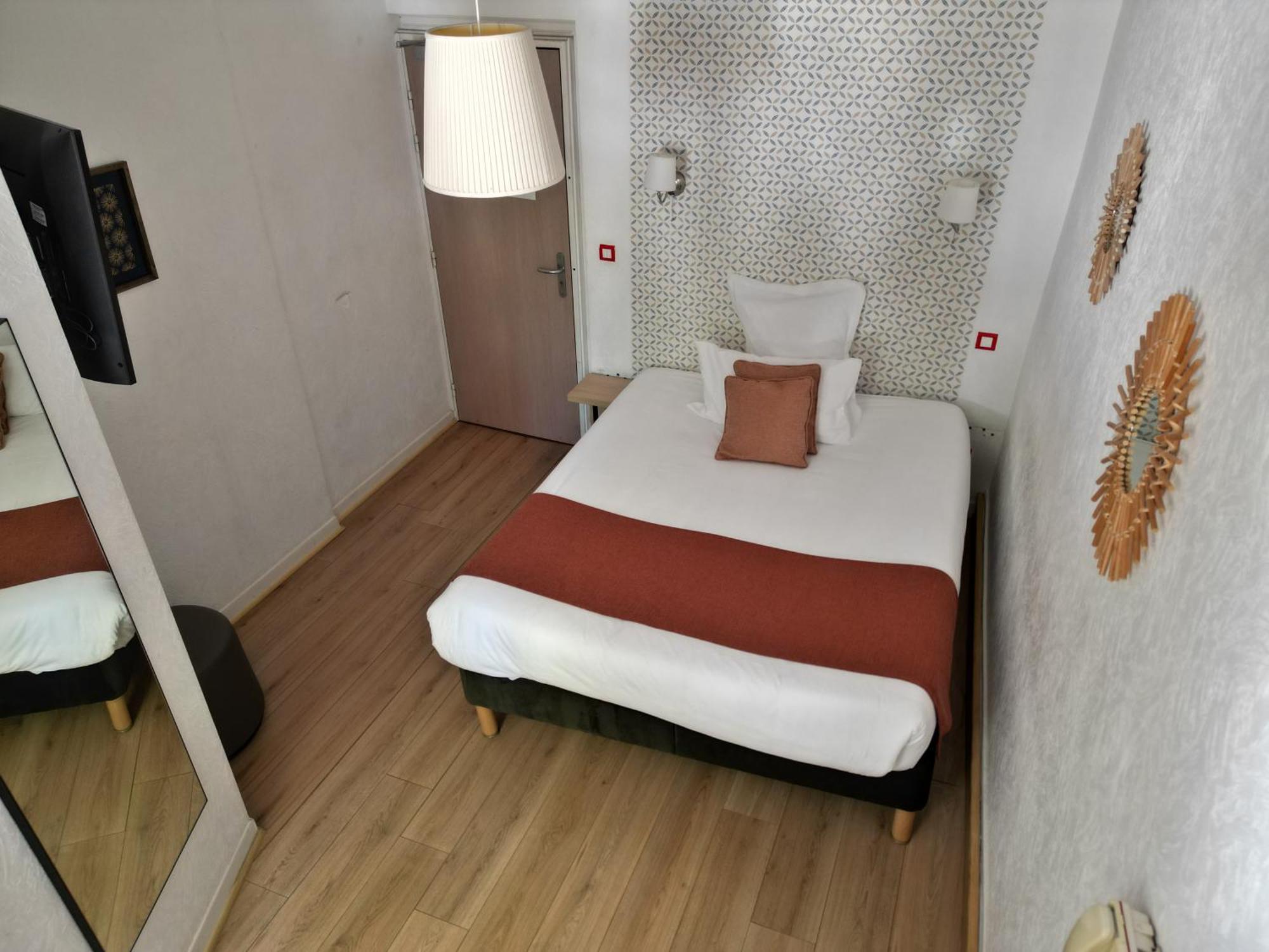 Hotel H\u00F4tel des Platanes Villeneuve-sur-Lot Exterior foto