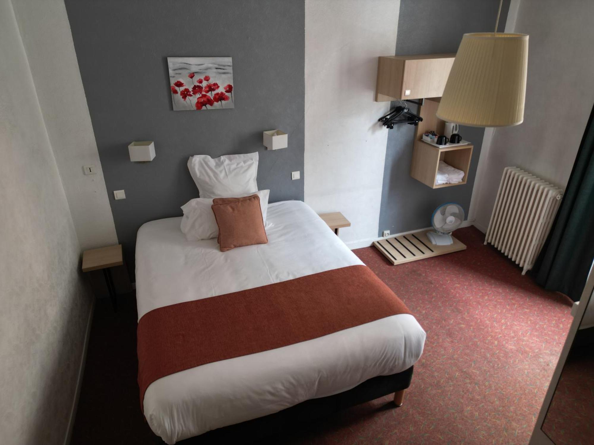 Hotel H\u00F4tel des Platanes Villeneuve-sur-Lot Exterior foto