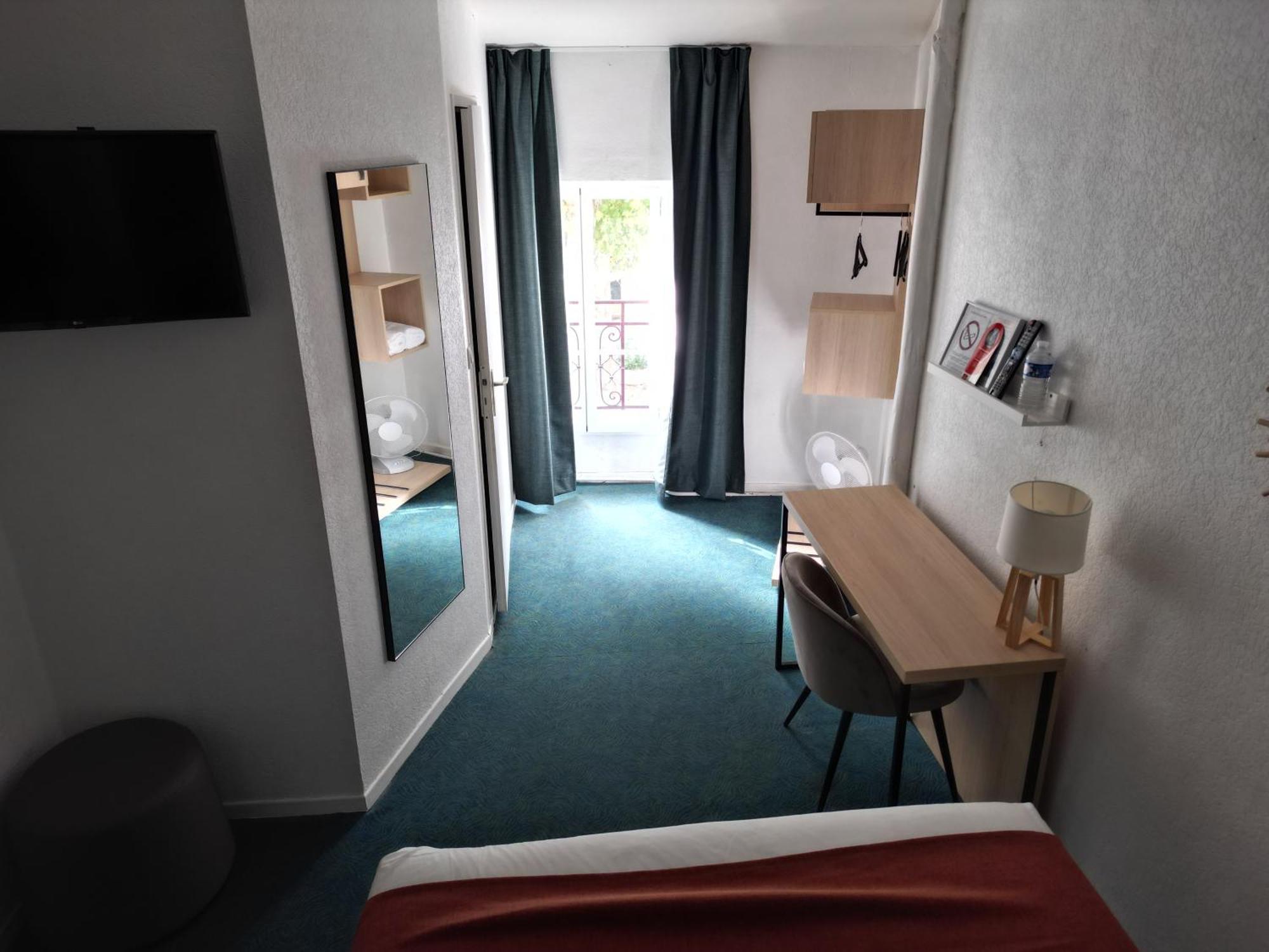 Hotel H\u00F4tel des Platanes Villeneuve-sur-Lot Exterior foto
