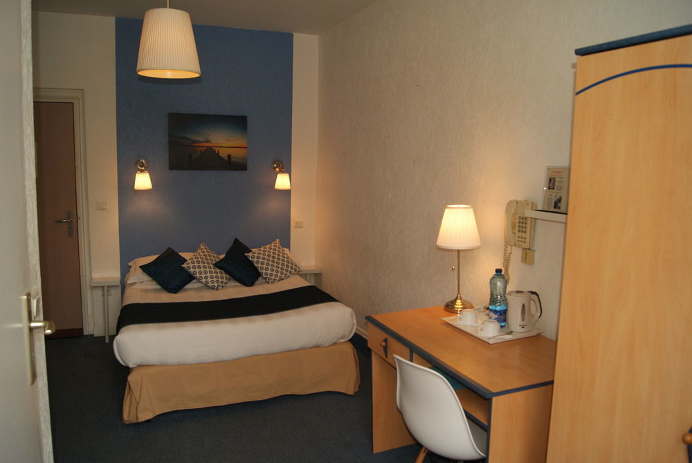Hotel H\u00F4tel des Platanes Villeneuve-sur-Lot Exterior foto