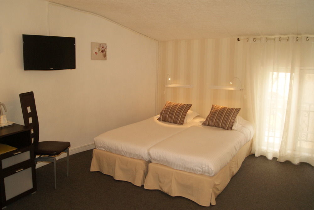 Hotel H\u00F4tel des Platanes Villeneuve-sur-Lot Exterior foto